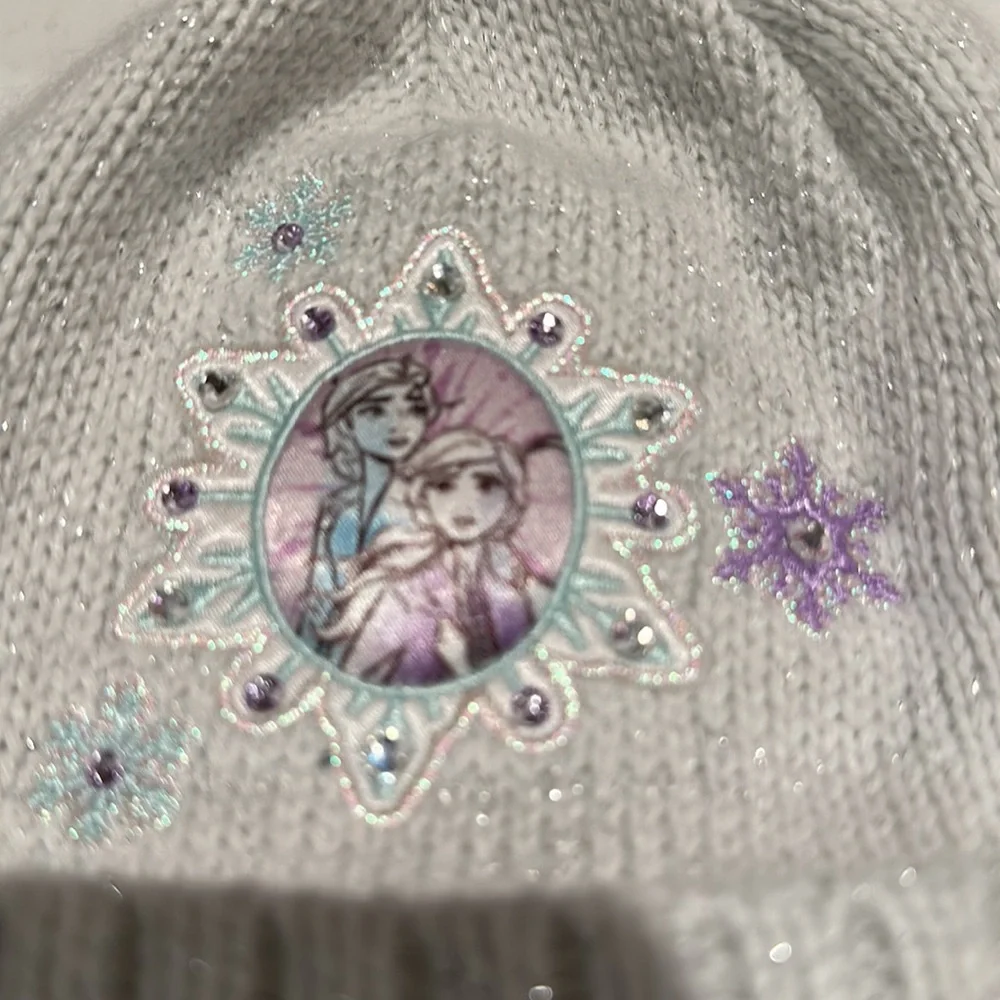 Disney Parks Frozen Girl's PomPom Beanie nwot